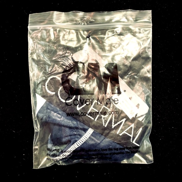 Brand new Cover Male thong. Silky material and sure to impress. - Picture 3 of 3